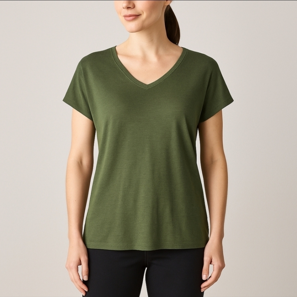 Orvis Women’s Knit Tee Shirt Medium Olive Green V-Neck Short Sleeve Casual Top